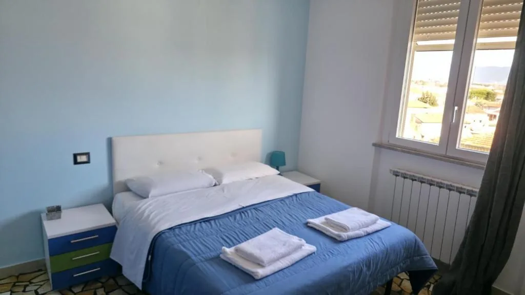 Standard Double Room with Shared Bathroom — Hope Apartment