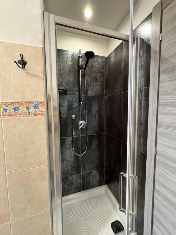 Standard Double Room with Shared Bathroom — Il borghetto
