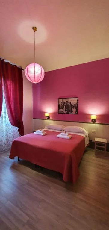 Camera Matrimoniale Standard con Bagno in Comune — Il Giglio Guest House
