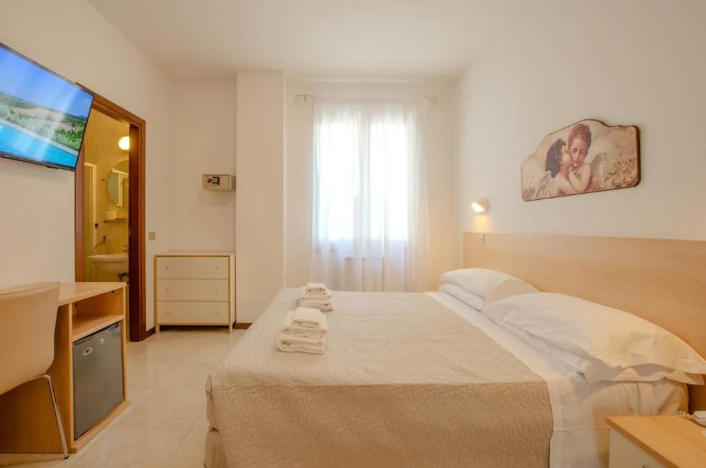 Standard Double Room with Fan — Hotel Del Buono Wellness & Medical Spa