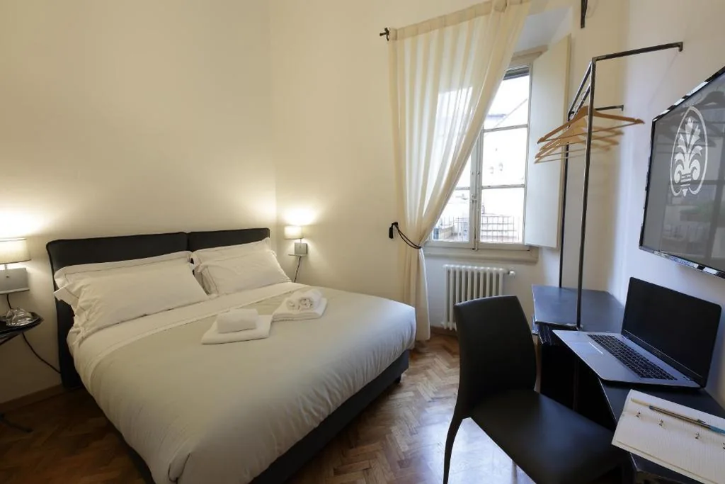 Standard Double Room — Corsini Tintori