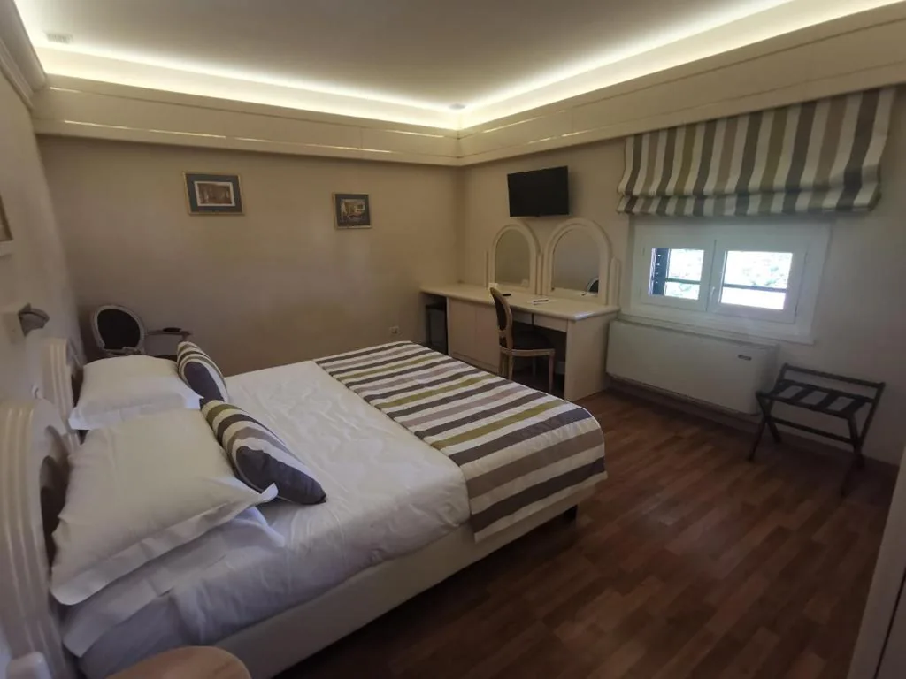 Camera Matrimoniale Standard — Grand Hotel Vittoria