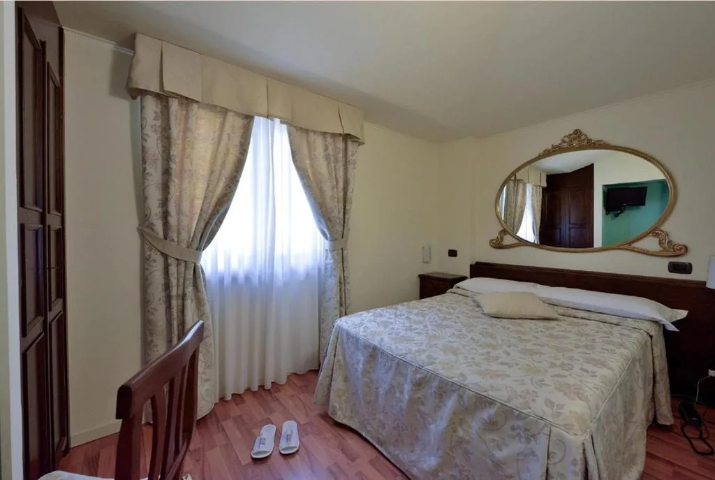 Standard Double Room — Hotel Arcobaleno