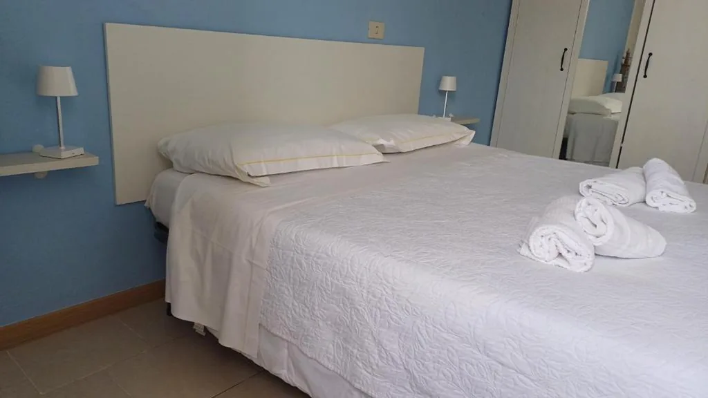 Camera Matrimoniale Standard — Hotel Canarco