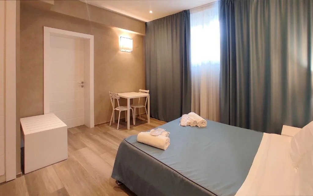 Camera Matrimoniale Standard — Hotel Cecina Beach