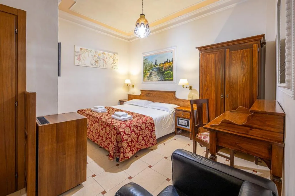 Standard Double Room — Hotel City