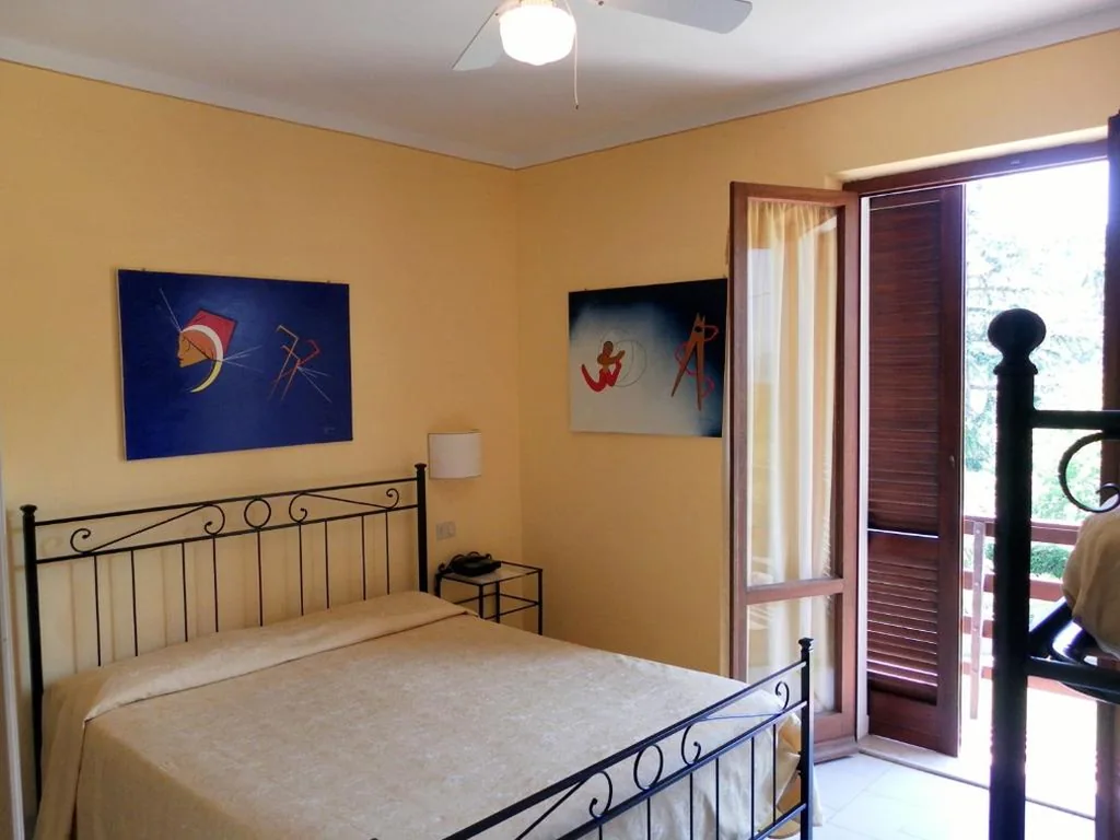 Standard Double Room — Hotel Il Caminetto