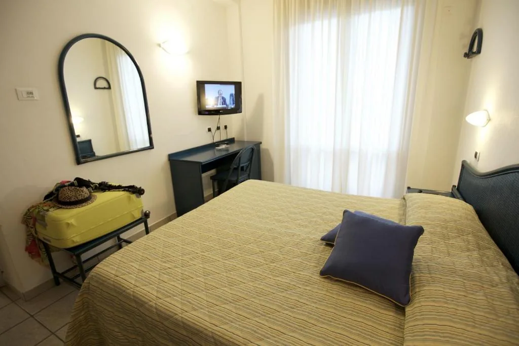Camera Matrimoniale Standard — Hotel il Delfino
