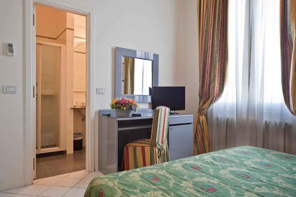 Standard Double Room — Hotel Italia