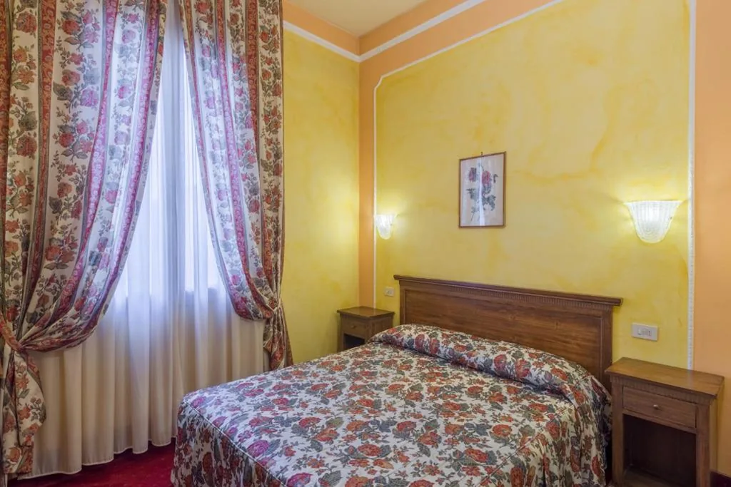 Camera Matrimoniale Standard — Hotel Minerva Palace