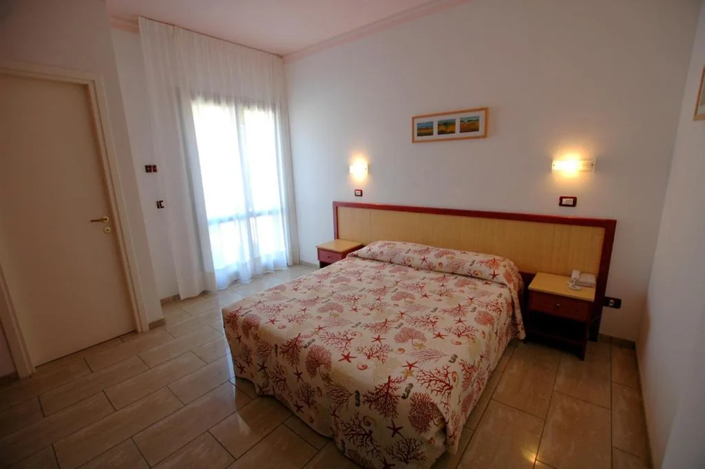 Standard Double Room — Hotel Mistral