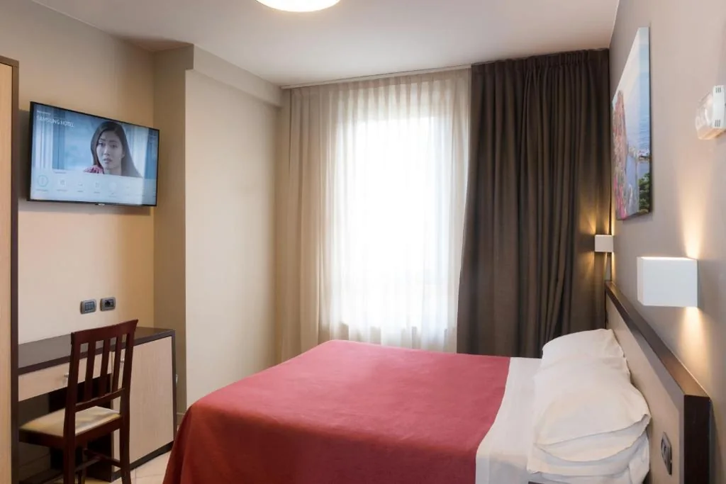 Camera Matrimoniale Standard — Hotel Spinelli