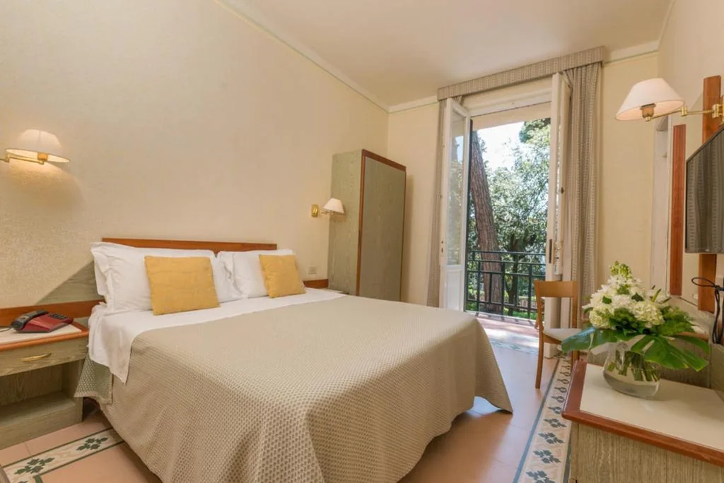 Standard Double Room — Hotel Villa Tiziana