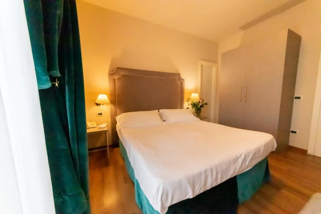 Standard Double Room — Hotel Viscardo