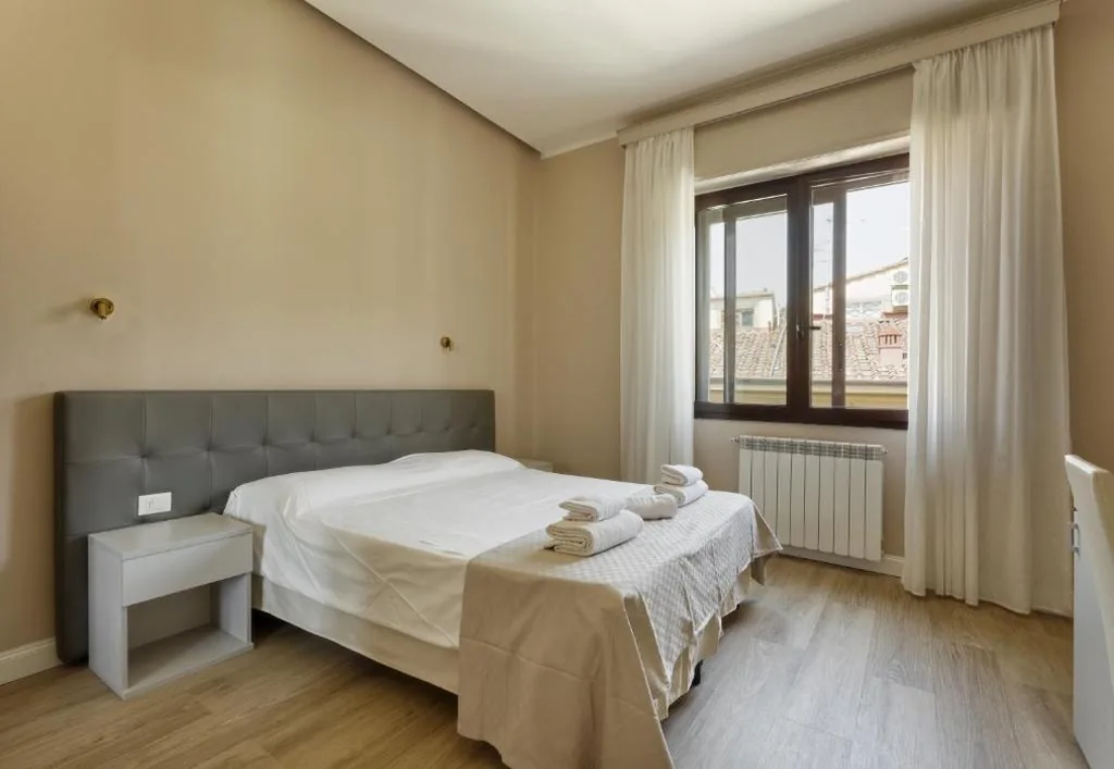 Standard Double Room — Jade Stays