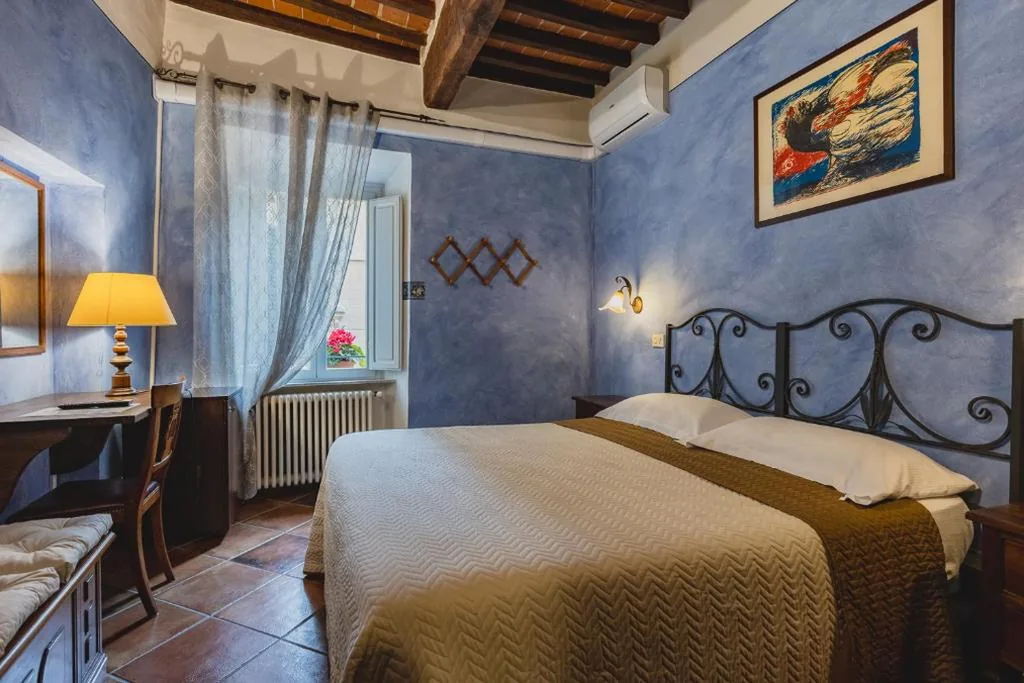 Standard Double Room — Meublè Evoè