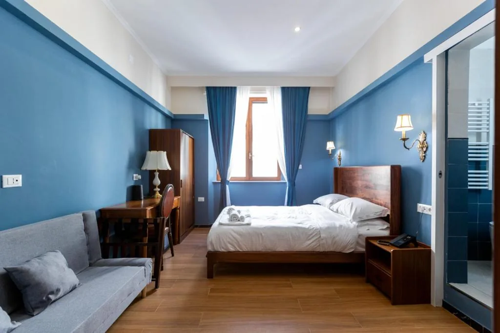 Standard Double Room — Modi Hotel