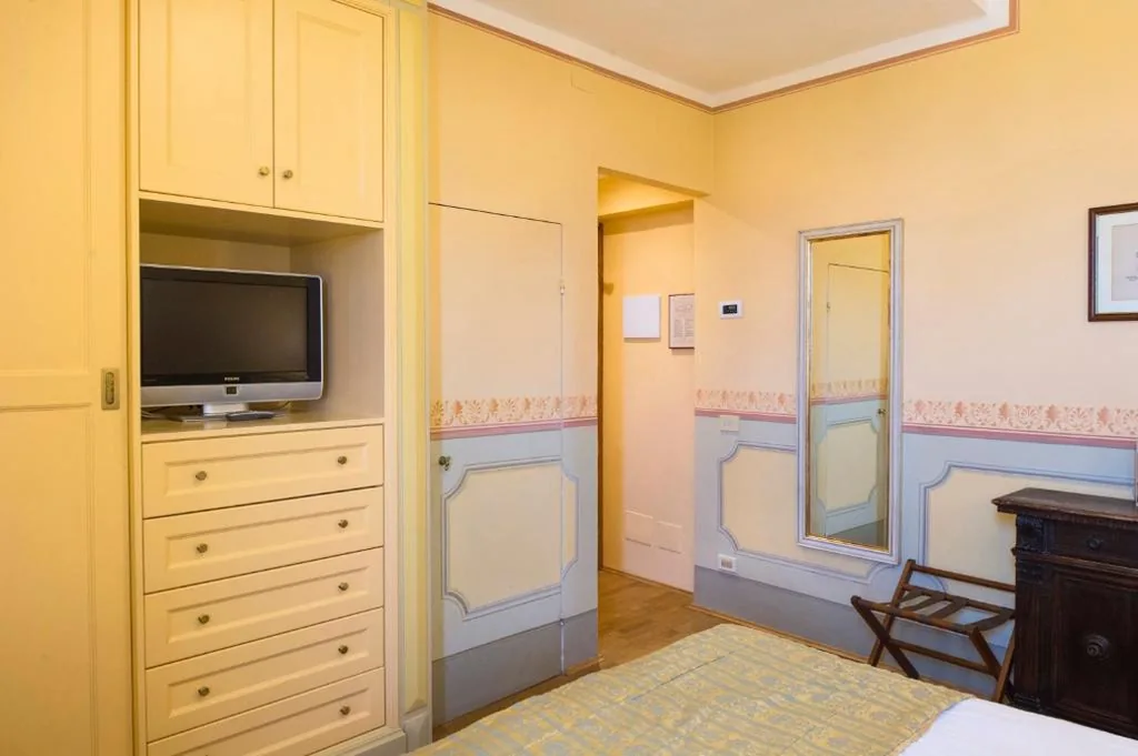 Standard Double Room — Palazzo Ravizza
