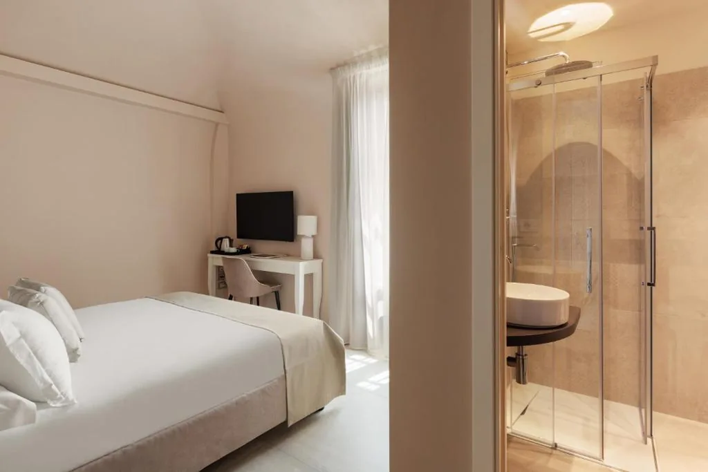 Standard Double Room — Prato dei Miracoli Residenza d’Epoca
