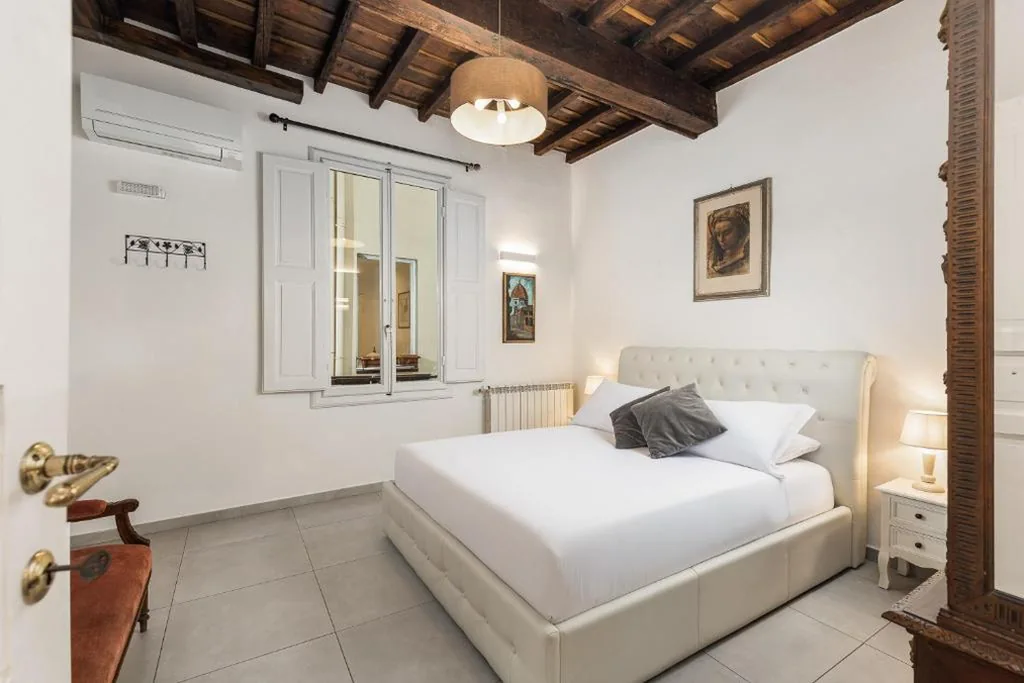 Standard Double Room — Roped Rooms Florence
