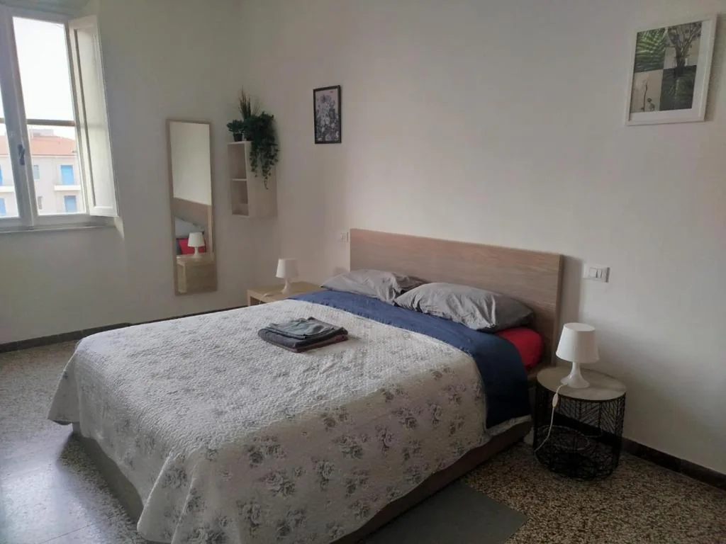 Camera Matrimoniale Standard — Treehouse – Spacious Private Rooms in Central Pisa Near Station & Airport