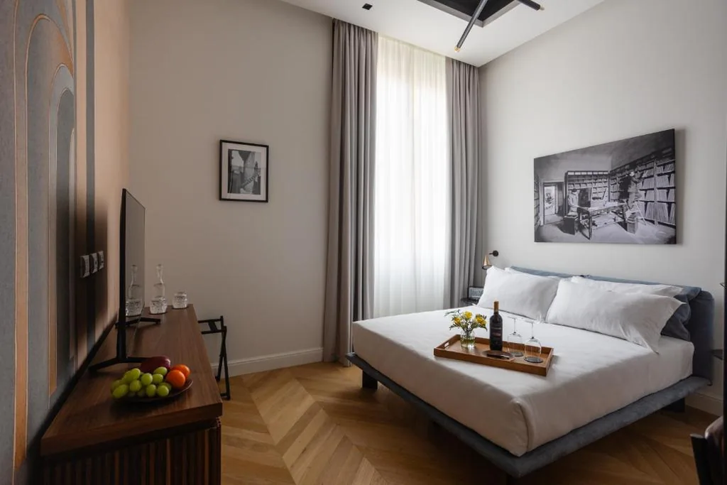Camera Matrimoniale Superior — Atelier Alinari Rooms