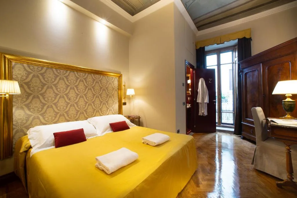 Superior Double Room — Boutique B&B Torre de’ Conti