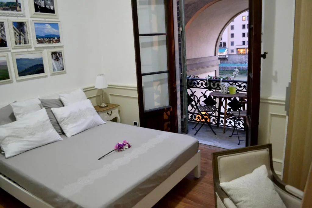 Camera Matrimoniale Superior con Balcone e Vista Fiume — Pontevecchio Relais