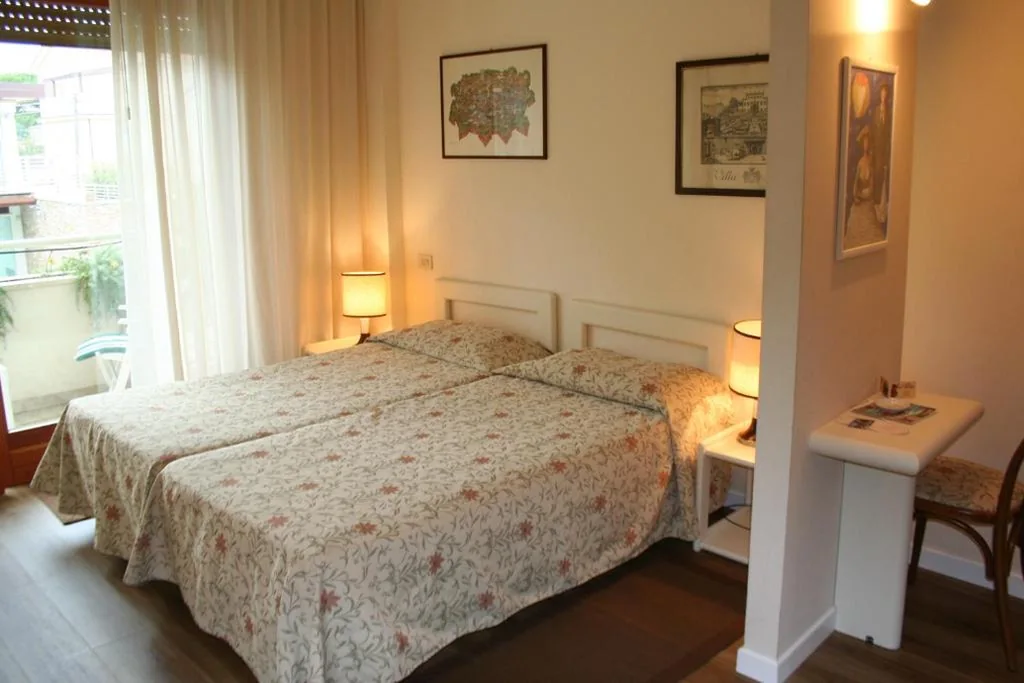 Camera Matrimoniale Superior con Balcone — Hotel Bacco