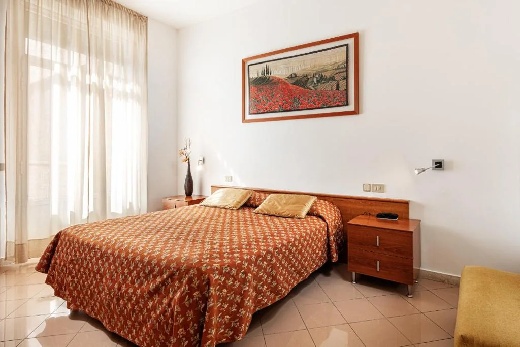 Camera Matrimoniale Superior con Vista Città — Hotel Minerva