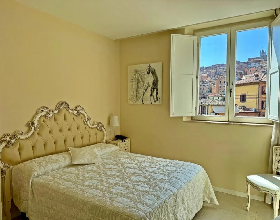 Superior Double Room with City View — Villa del Sole Siena