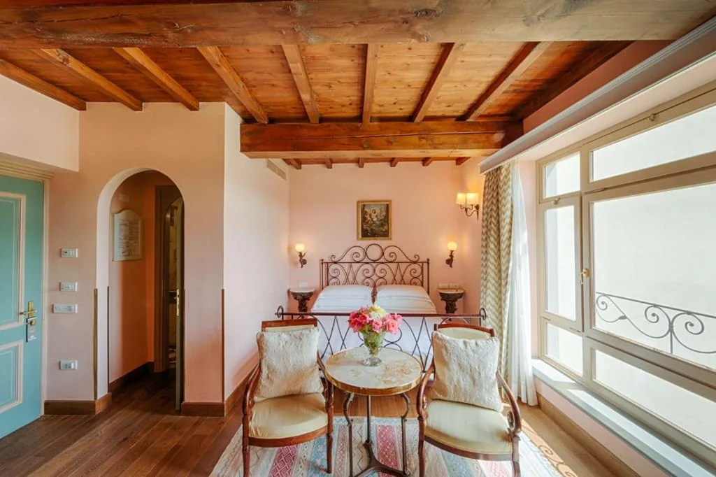 Camera Matrimoniale Superior con Vista Fiume — Hotel Mulino di Firenze – WorldHotels Crafted