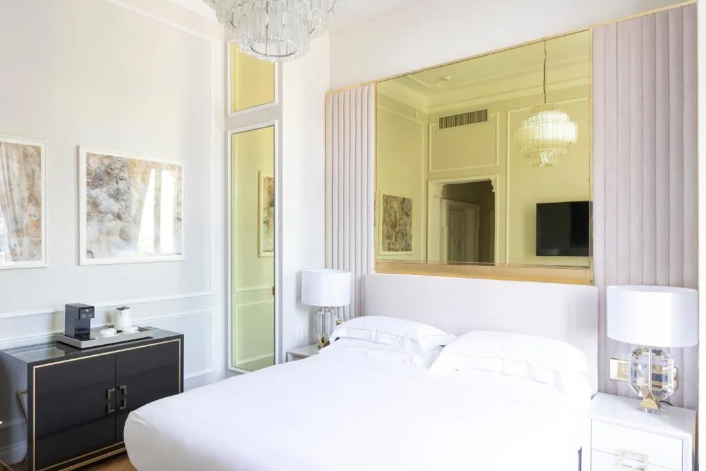 Superior Double Room with Partial Sea View — Grand Hotel Principe Di Piemonte
