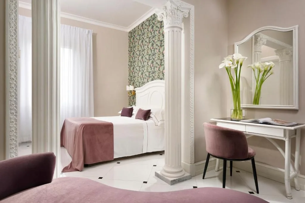 Superior Double Room with Partial Sea View — Hotel President