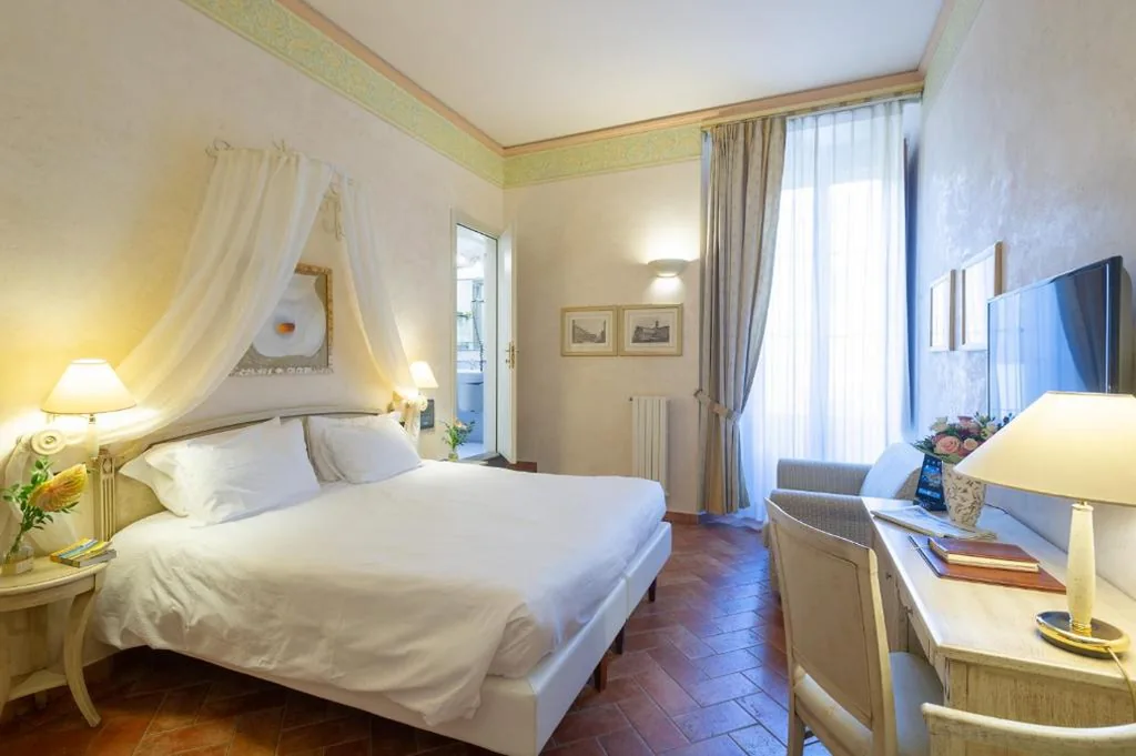 Superior Double Room — Hotel Davanzati