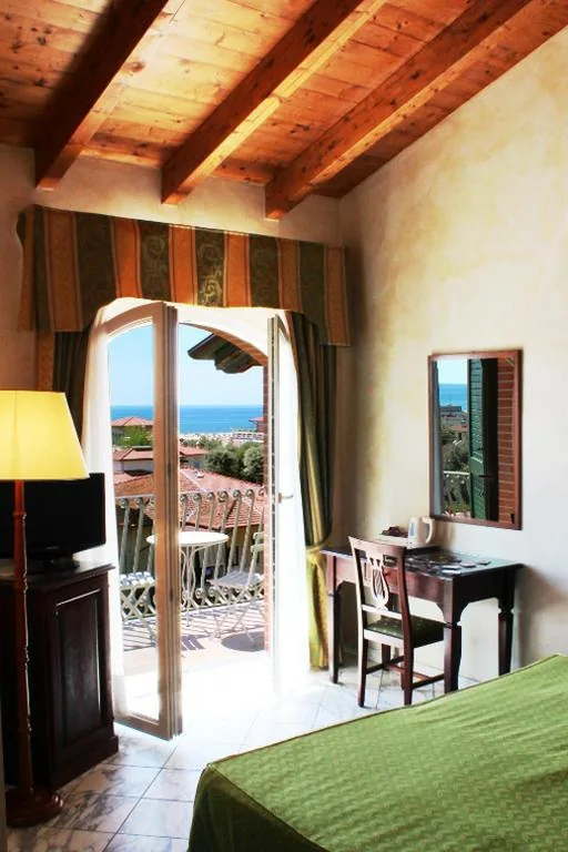 Superior Double Room — Hotel La Pigna