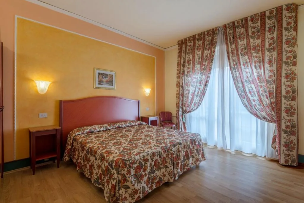 Camera Matrimoniale Superior — Hotel Minerva Palace