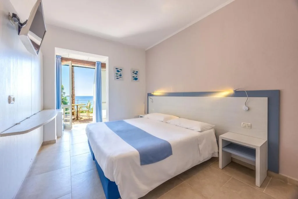Superior Double Room — Hotel Paradiso