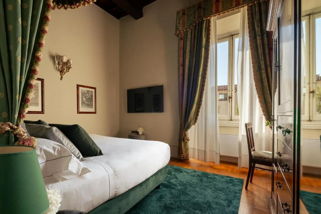Superior Double Room — Loggiato Dei Serviti