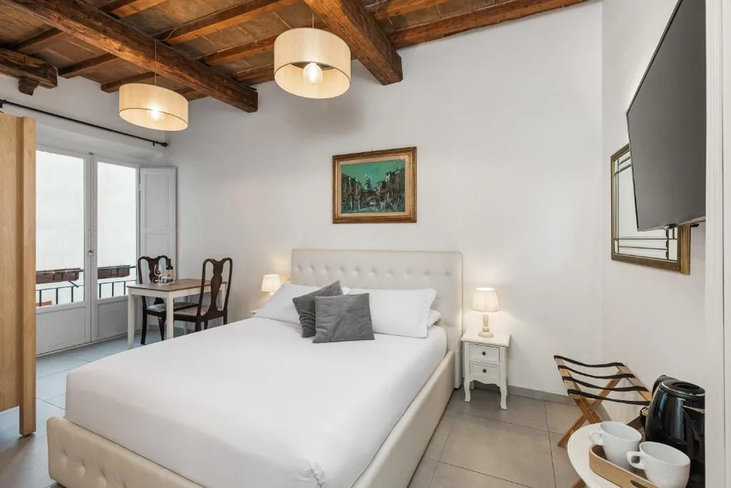 Superior Double Room — Roped Rooms Florence
