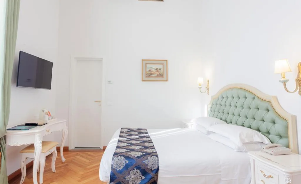 Superior Double Room — Villa Royal