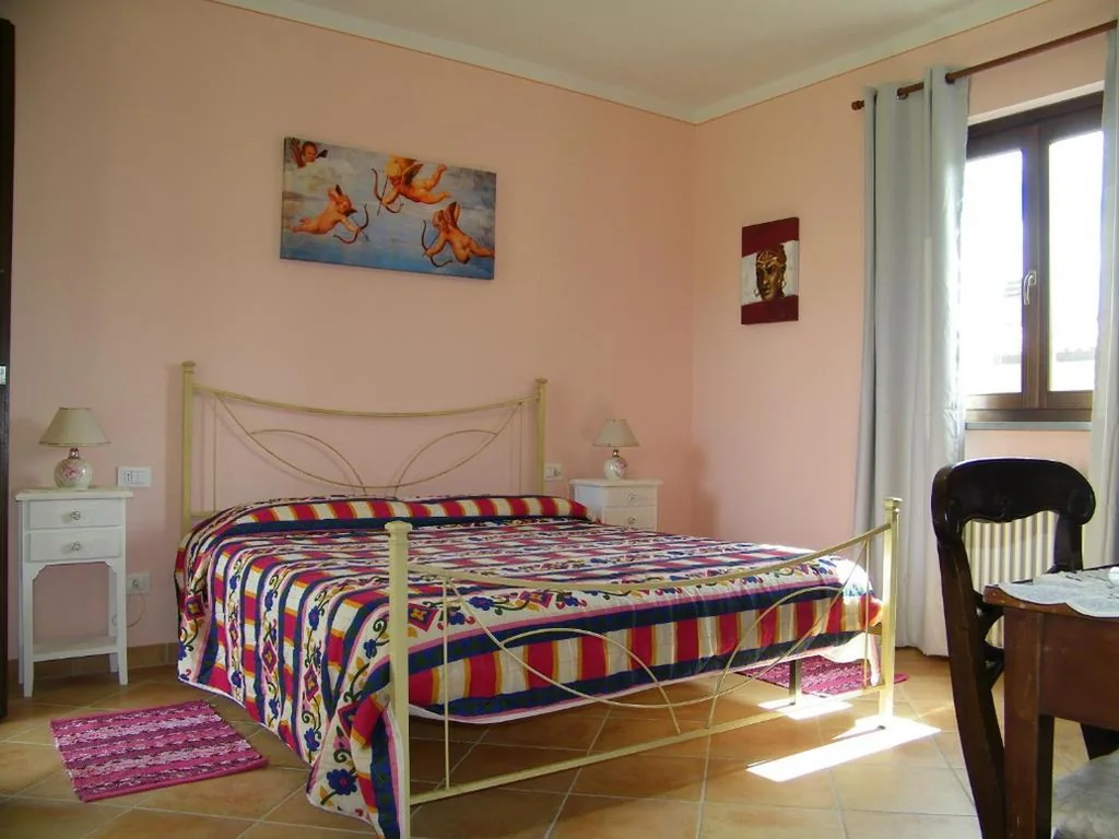 Camera Matrimoniale — Triolivo B&B