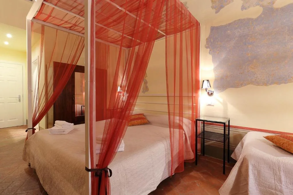 Double Room — Uffizi Harmony