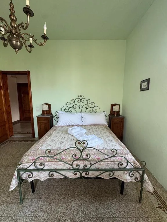 Camera Matrimoniale — Villa Angelina Historic Residence – Lucca Centro