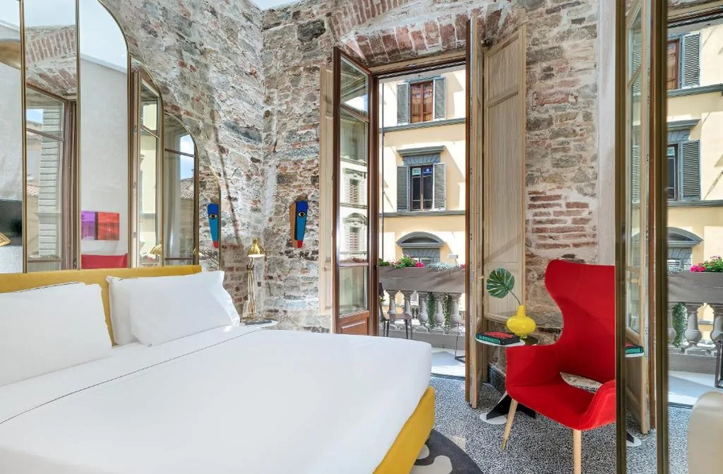 Premium Room with Balcony — Hotel Calimala Florence