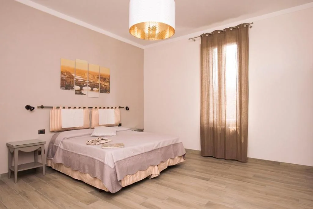Comfort Quadruple Room with External Private Bathroom — Florence Shabby Chic Home