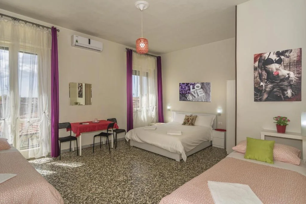 Quadruple Room with Private Bathroom — Aliante Turist House