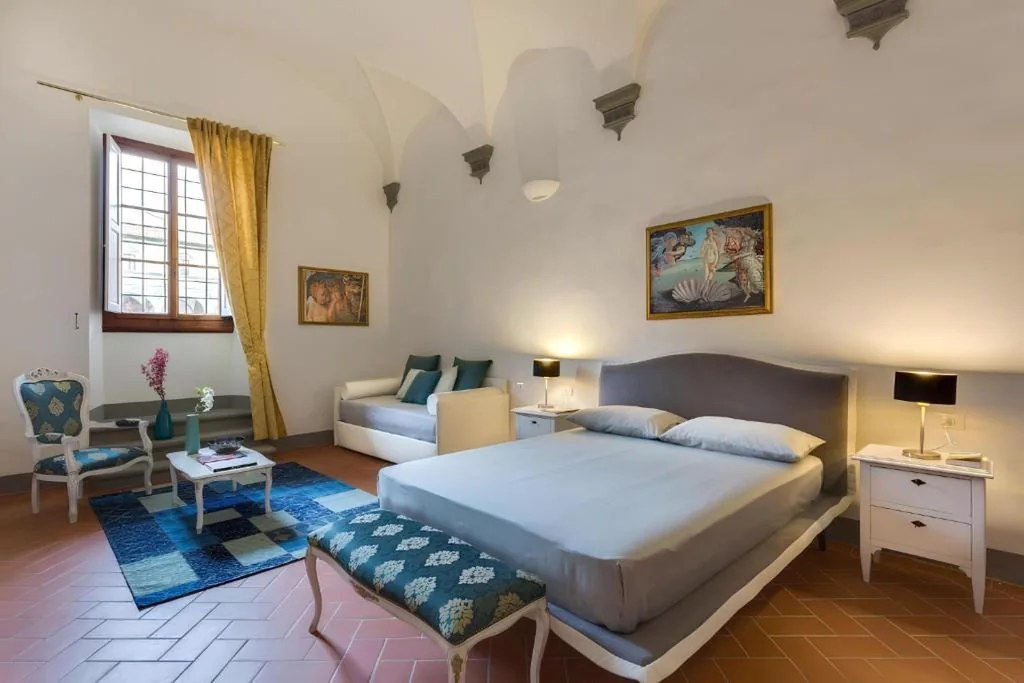 Quadruple Room with External Private Bathroom — Residenza d’Epoca Galleria dell’Accademia
