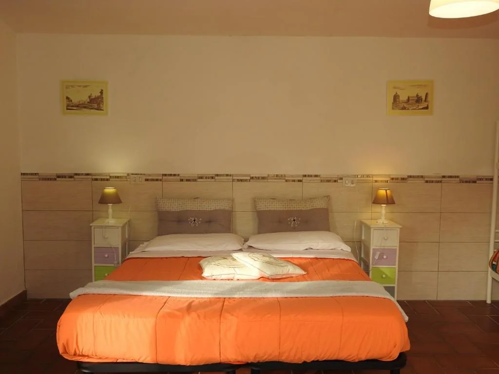Quadruple Room with Private Bathroom — Geoglobe Chambre d’Hòtes