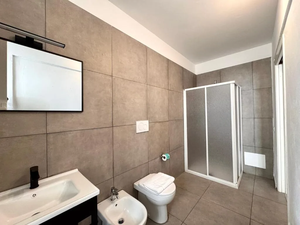 Camera Quadrupla con Terrazza — Residence Il Boschetto – Villa Con Piscina